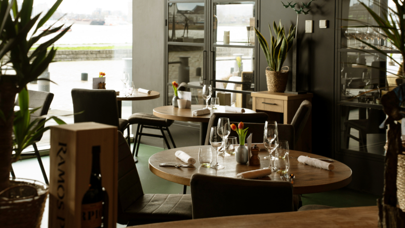 Interieur van Bib Gourmand-restaurant De Ertepeller in Papendrecht