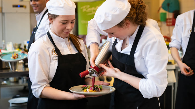 Tamara Klaase van de Vrienden van Jacob en Ramona Vromans van De Bokkedoorns