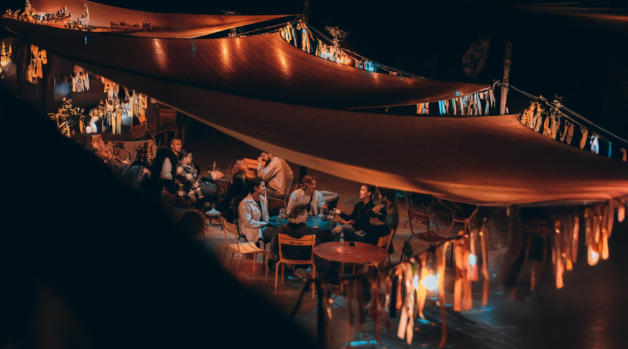 Kleur en karakter trends in horeca inrichting