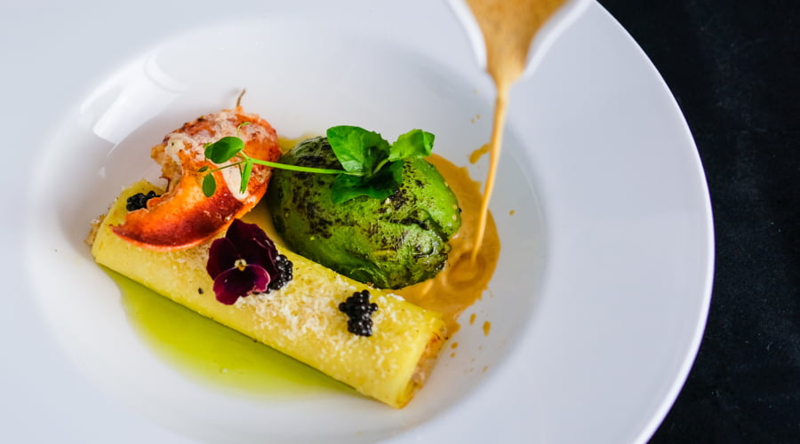 Bib Gourmand restaurant Brasserie Le Nord, canneloni met Noordzeekrab en kreeft
