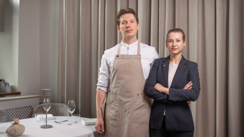 Paulina Kasimovaitė en Kalai van Vossen van Cellar Door in Woudrichem, waar Baltische en Zeeuwse roots versmelten met Franse finesse